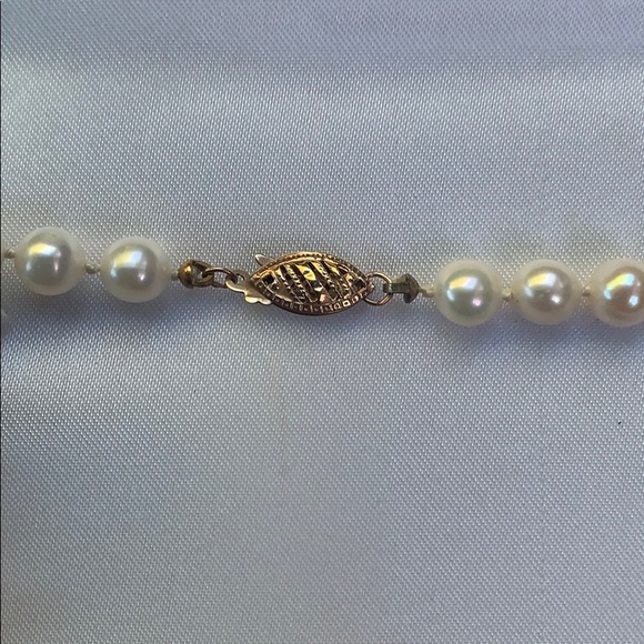 Real Pearl Necklace with 14K Gold Clasp - Picture 3 of 4